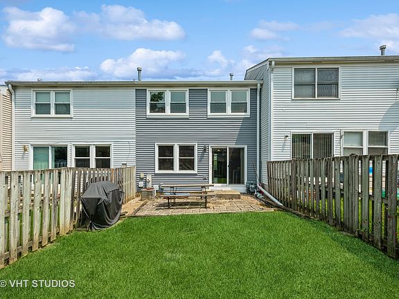 3rd image of 1927 Oxford Ct