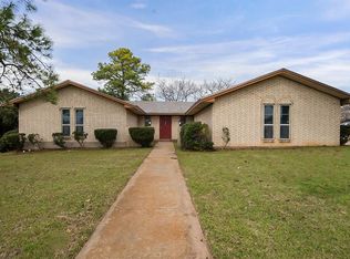 3325 Chancellorsville Dr, Forest Hill, TX 76140