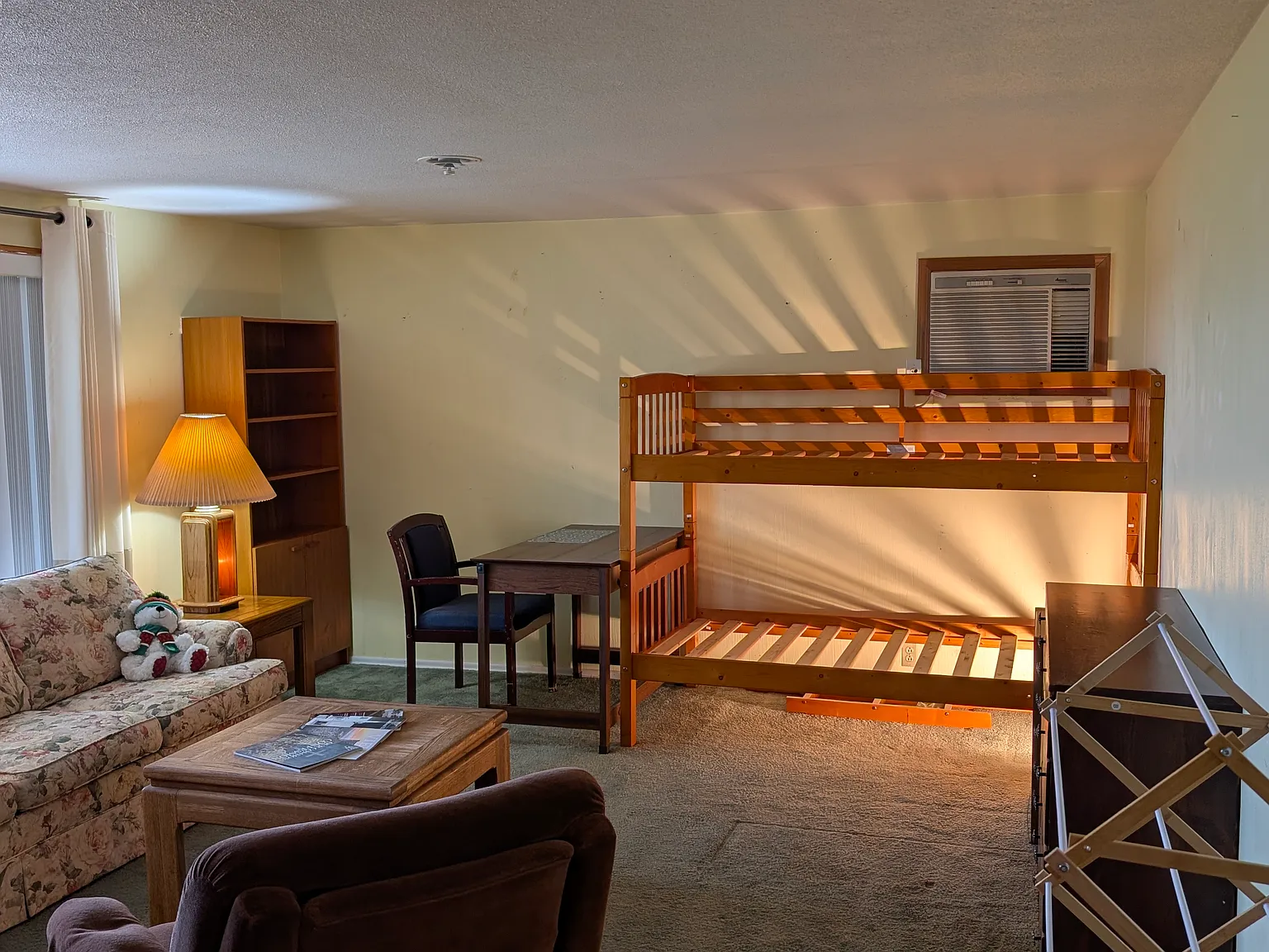 4 bed, 1806 sqft, $800 — Photo 3