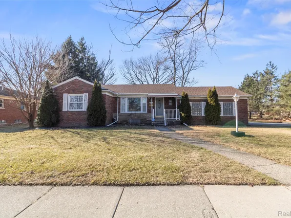 24311 Hayes Ave, Eastpointe, MI 48021