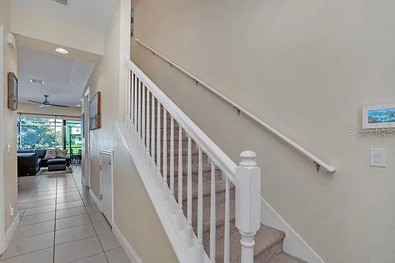 317 Captiva Dr — Photo 3