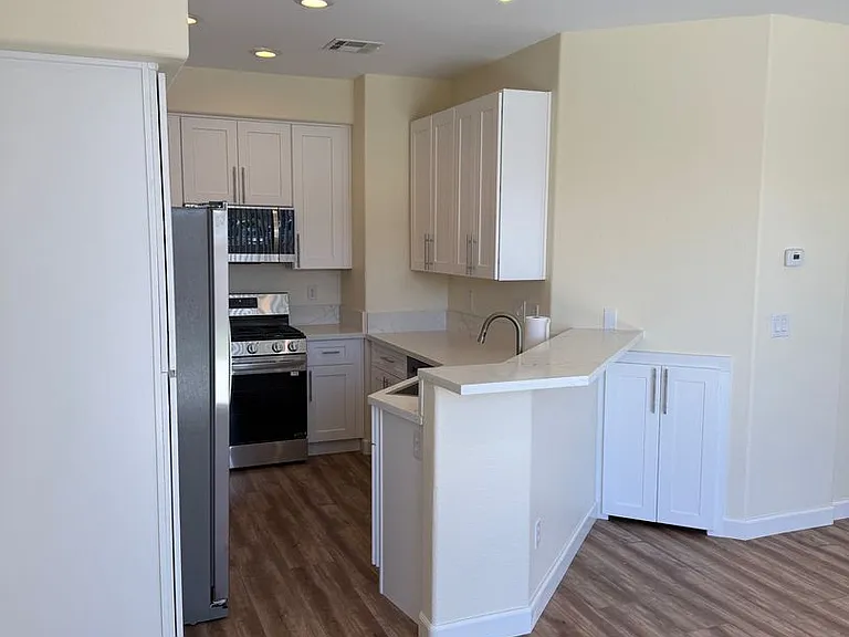 9737 Valmeyer Ave — Photo 7