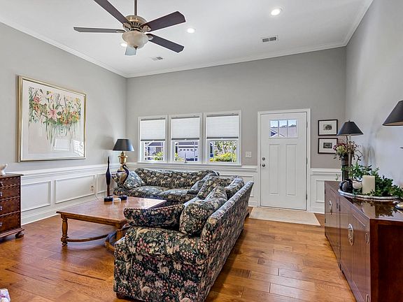4th image of 611 Downing Way