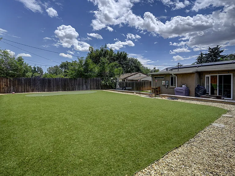135 Hayes Dr — Photo 28