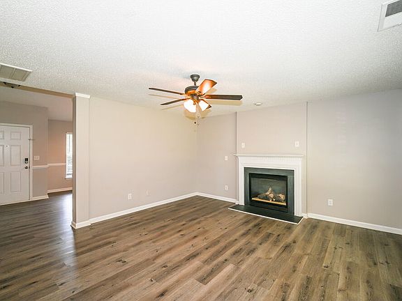 5th image of 2070 Chapel Creek Rd SW