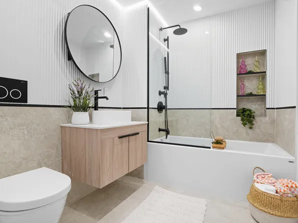 19 North Henry Street image 8 of 28