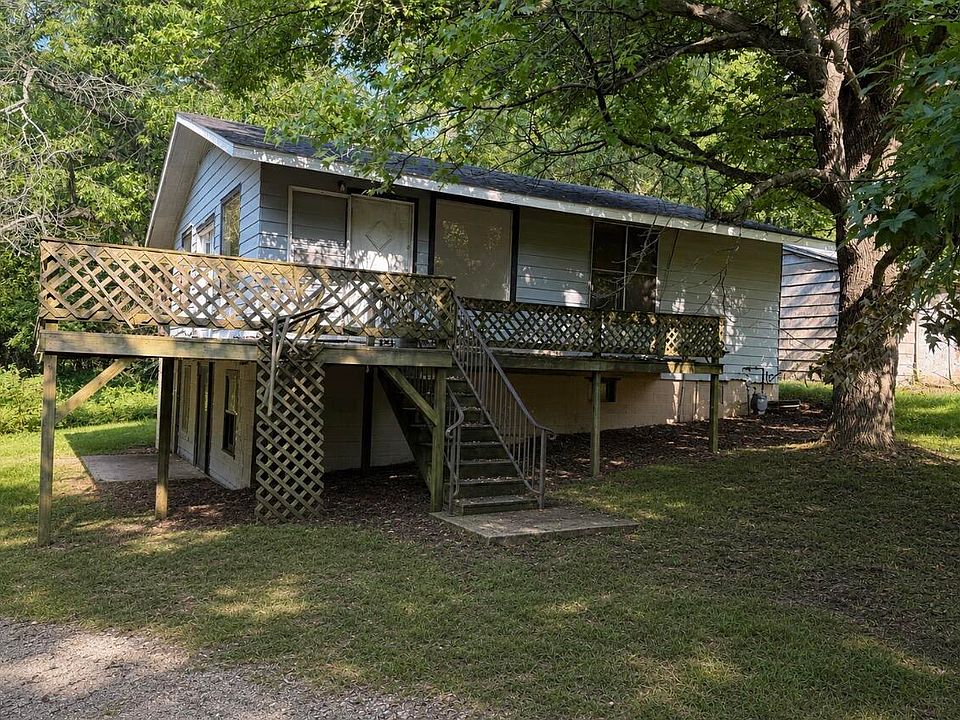 1st image of 301 Mustang Lane