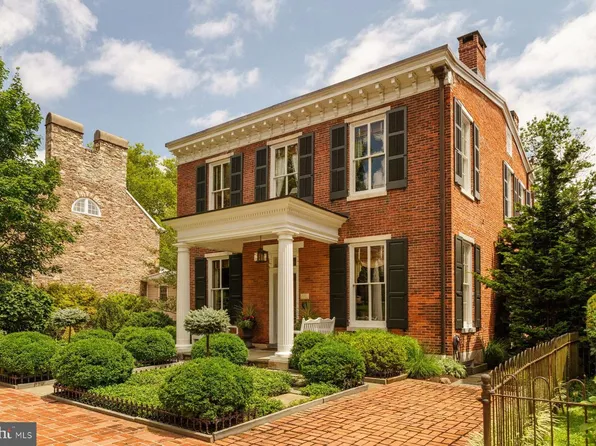 146 E Court St, Doylestown, PA 18901