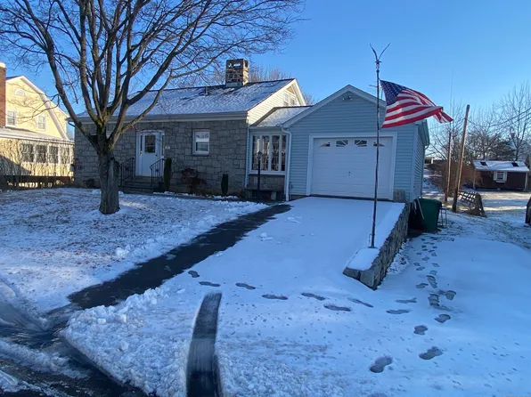 19 Laurel Street, Danbury, CT 06810