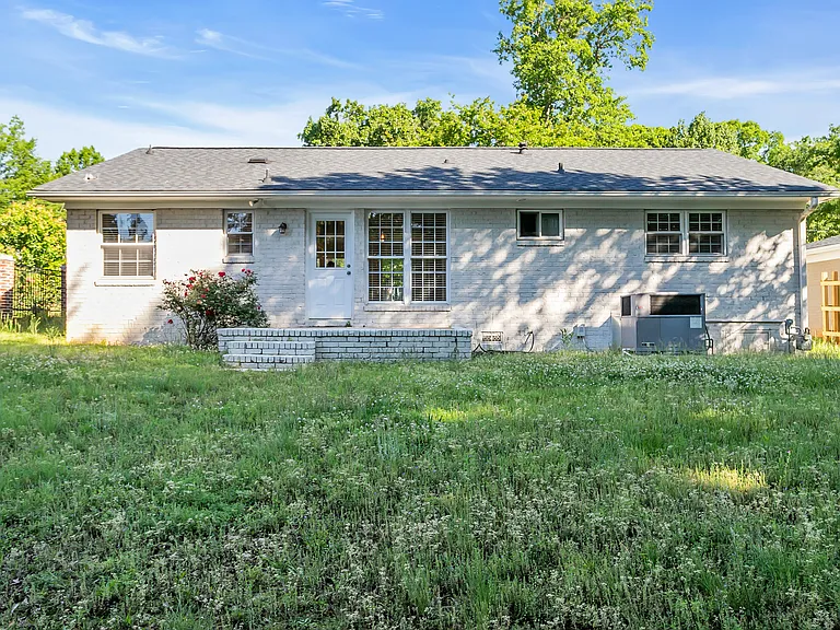4 Bradley Blvd — Photo 25