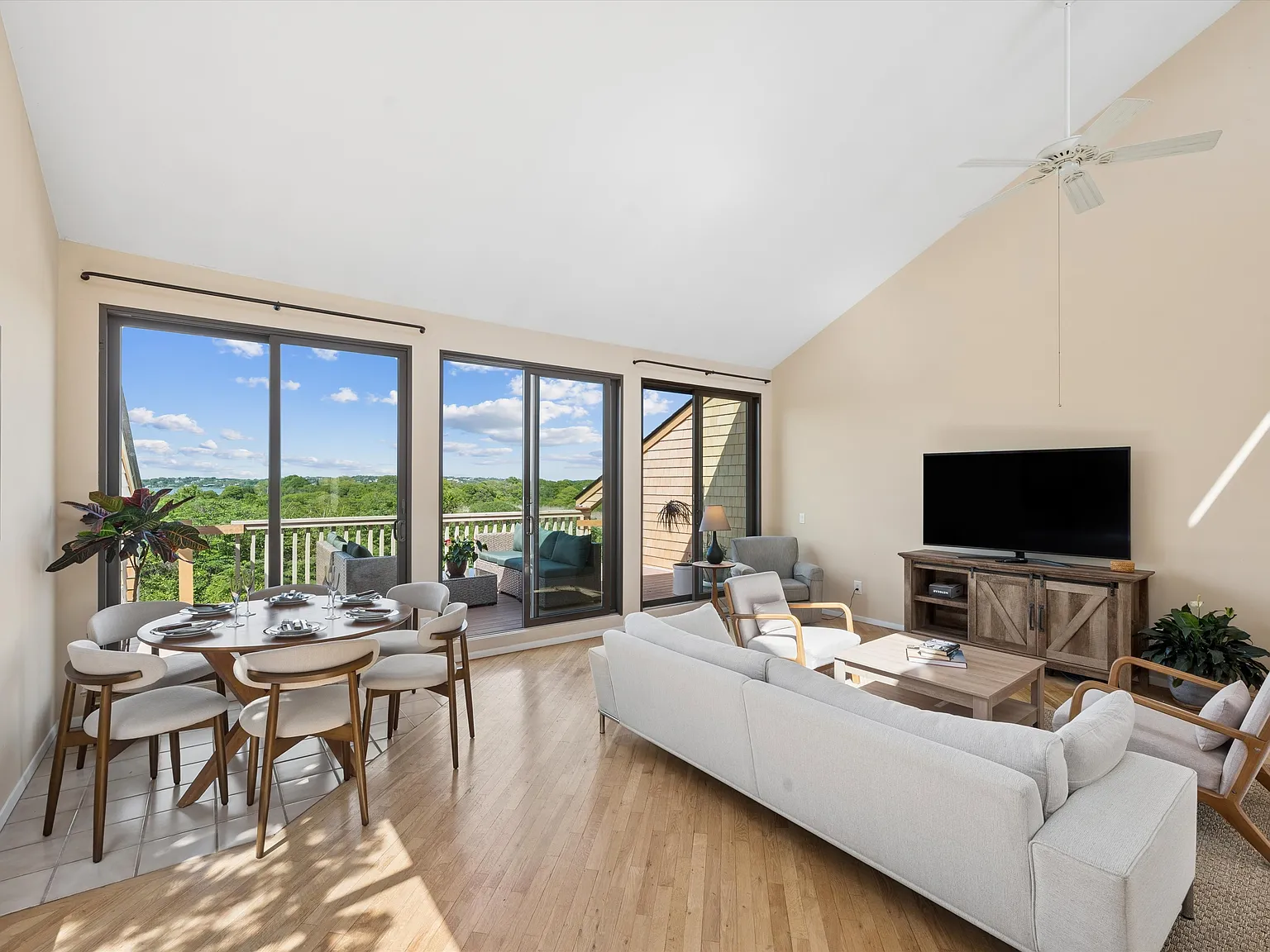 The Perfect Montauk Summer Escape with Lake views — Photo 4