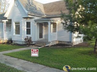 401 S Main St, Mackinaw, IL