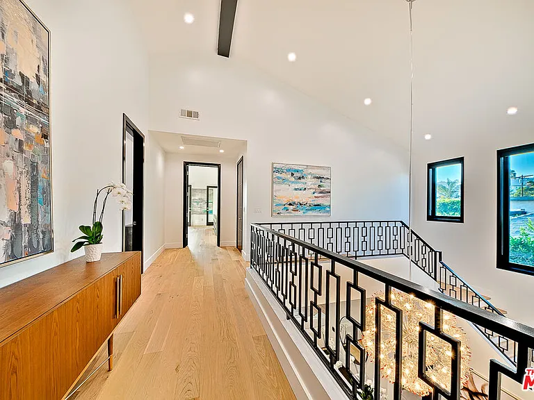 419 N Edinburgh Ave — Photo 20