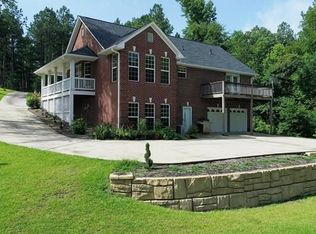 816 Eagles Harbor Dr, Hodges, SC 29653