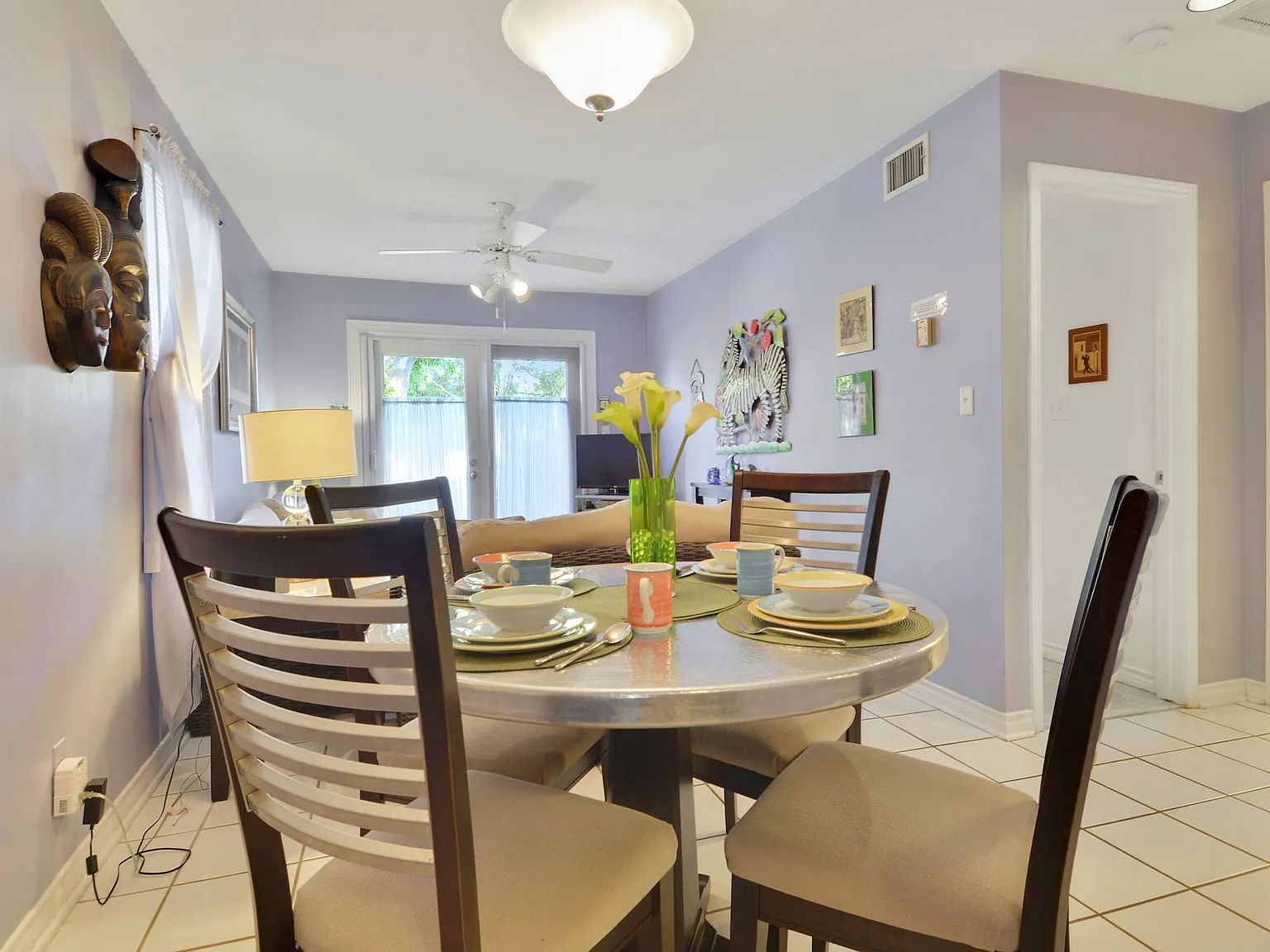 2 bed, 646 sqft, $3,900 — Photo 2