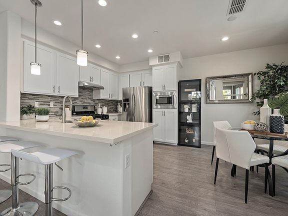 5th image of 1373 Coyote Creek Way