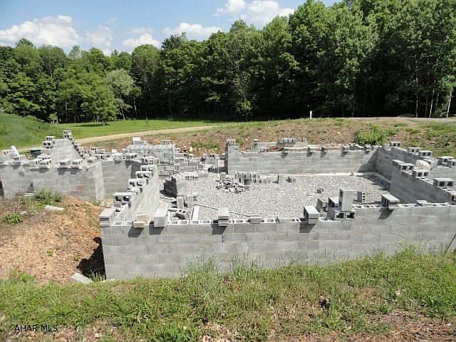 2nd image of 148 Hunters Ln