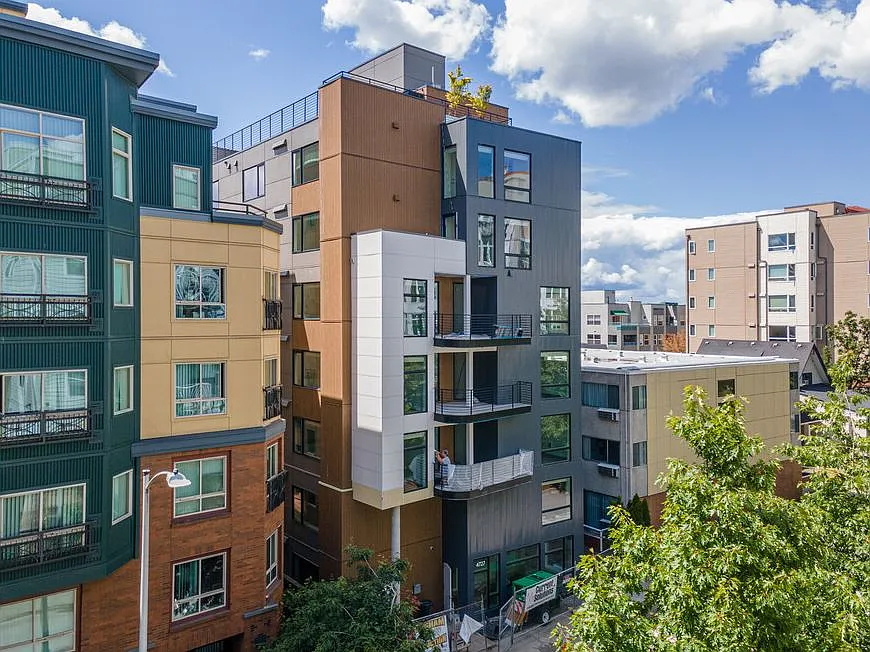 MontClair Apartments — Photo 2
