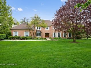 7N061 Canterbury Ct, St Charles, IL 60175