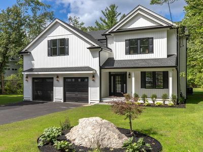 39 Concord Rd, Bedford, MA, 01730