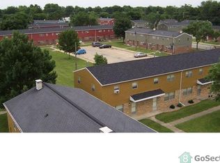 1124 Falcon Dr APT 5, Rantoul, IL 61866