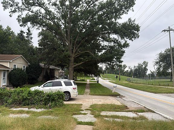 4th image of 7175 N 60th St