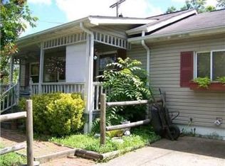 1002 Woodmont Dr, South Charleston, WV 25309