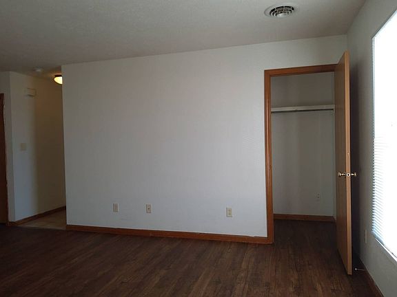 2nd image of 265 Woodridge Ct APT D