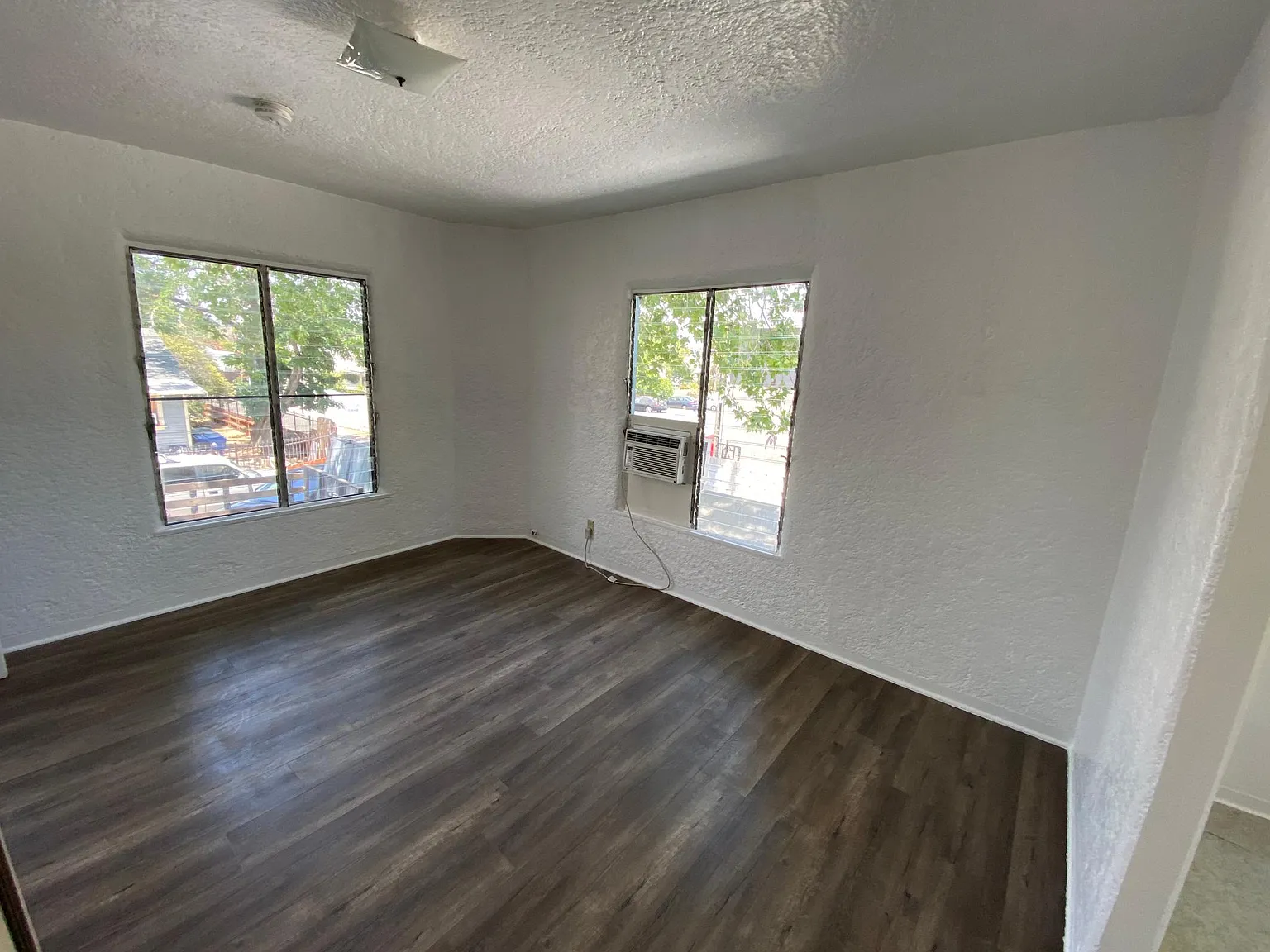11300 Miranda St — Photo 2