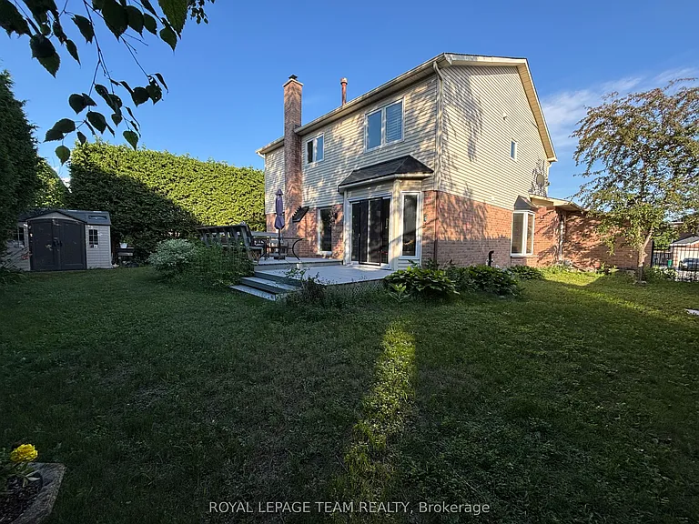 3 Tower Hill Cres — Photo 5
