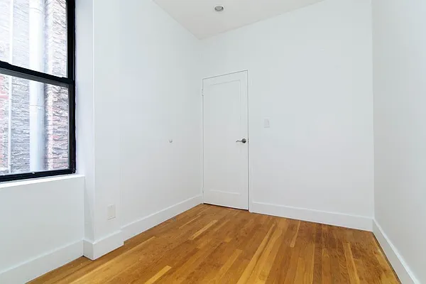 Rented by REAL New York | media 23