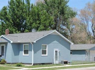 802 6th Ave, Camanche, IA 52730