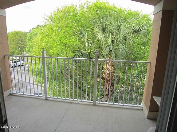 5th image of 615 Fairway Dr APT 303