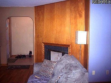 5th image of 914 Mapleview Dr