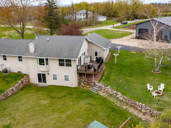N5969 Rich Lake Rd, Ogdensburg, WI 54962