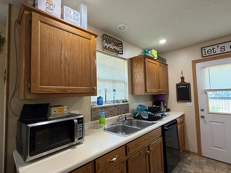 410 S Robert St — Photo 12