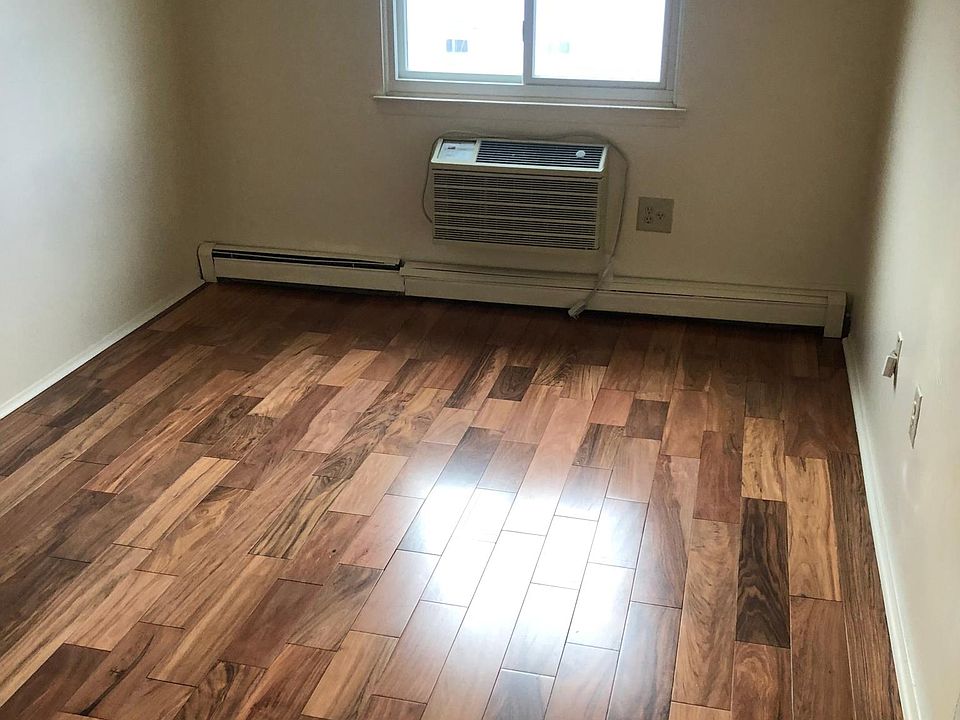 spacious bedroom