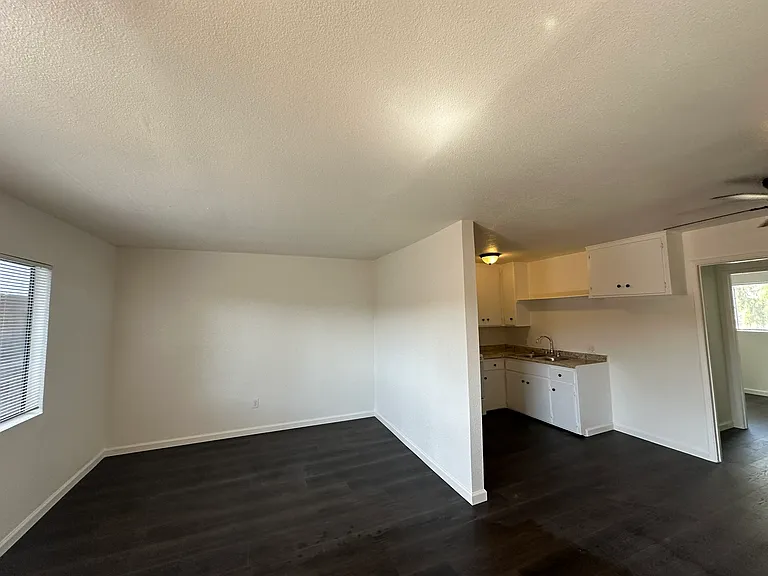 1239 W 14th St #19 — Photo 1
