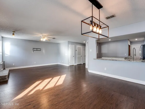 4052 LAURELWOOD Drive, Jacksonville, FL 32257