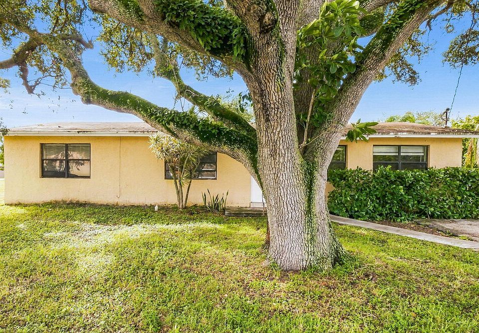 1st image of 4620 SW 23rd St