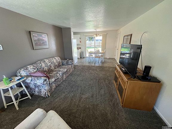 3rd image of 514 Peak Dr