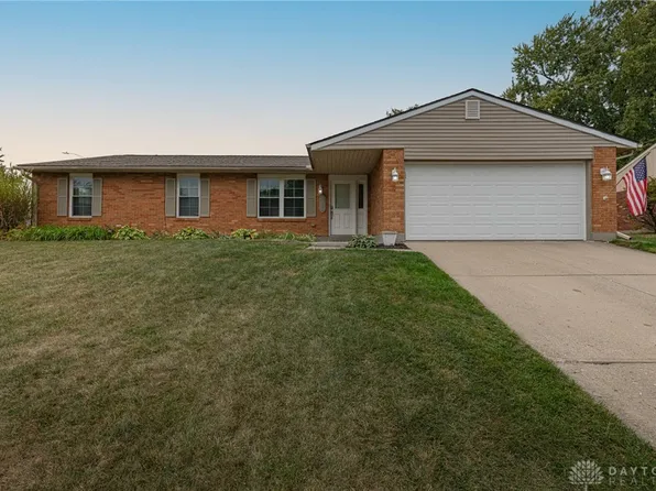 1039 Crestwood Hills Dr, Vandalia, OH 45377