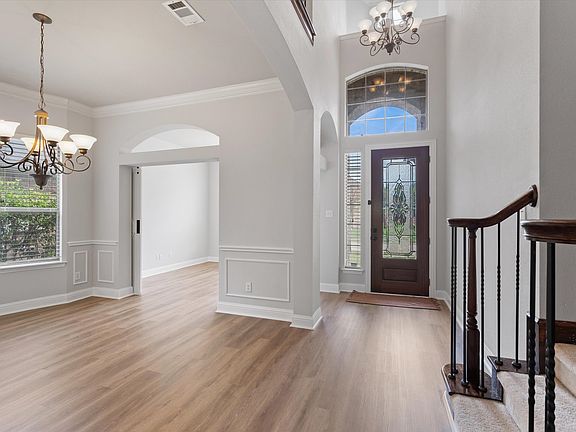4th image of 4651 Peabody Pl