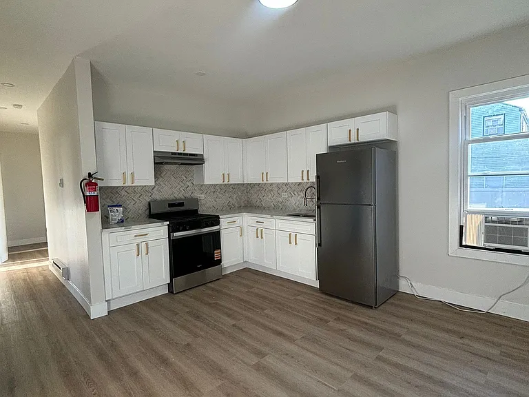49-51 Rosehill Pl #1 — Photo 2