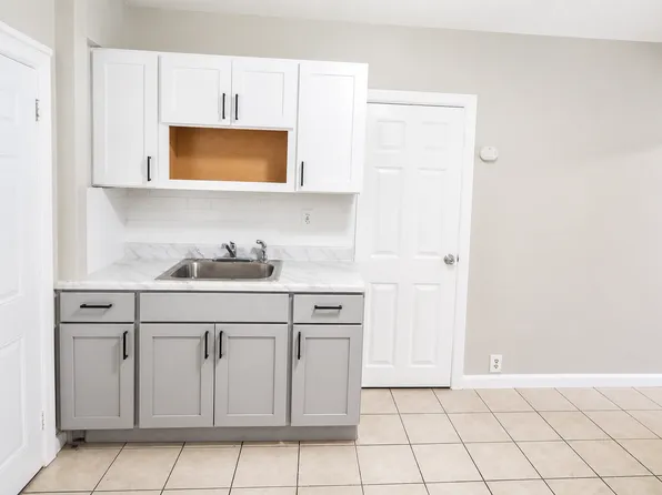 825-827 E 19th St #2L, Paterson, NJ 07501