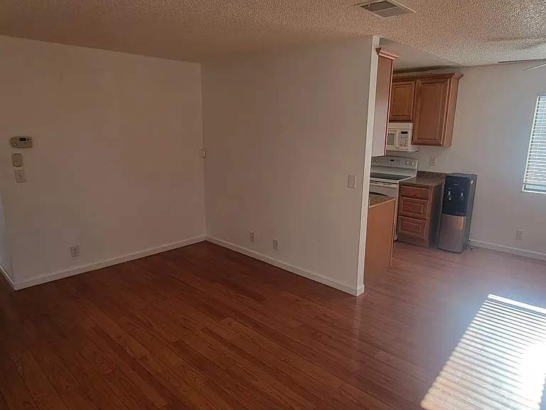 900 Cambridge Dr #108 — Photo 3