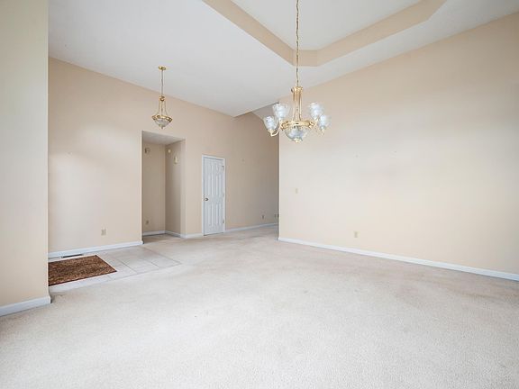 4th image of 5201 N Barnwood Dr