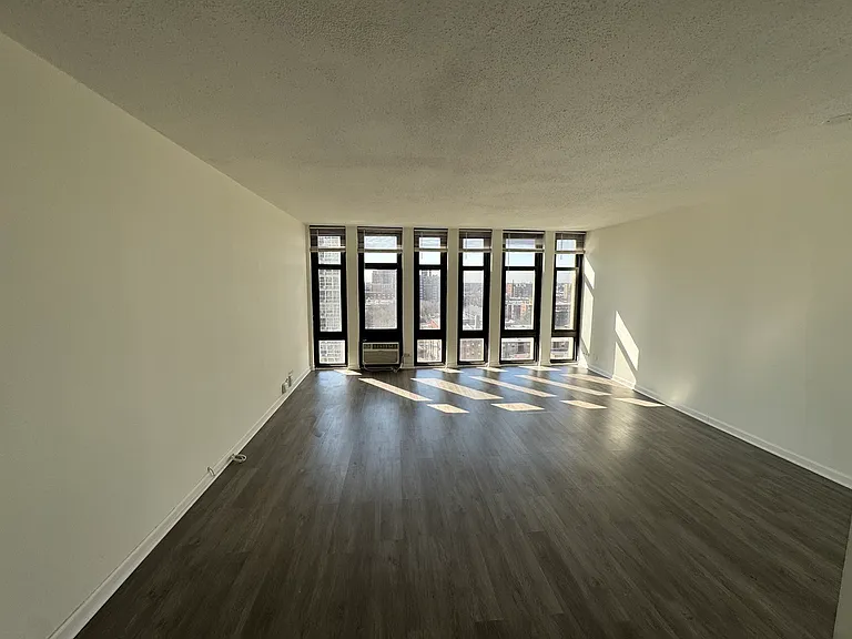 6700 S South Shore Dr #12E — Photo 3