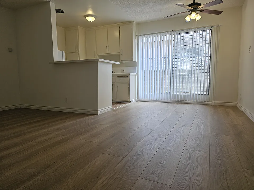 12427 Pacific Ave #3