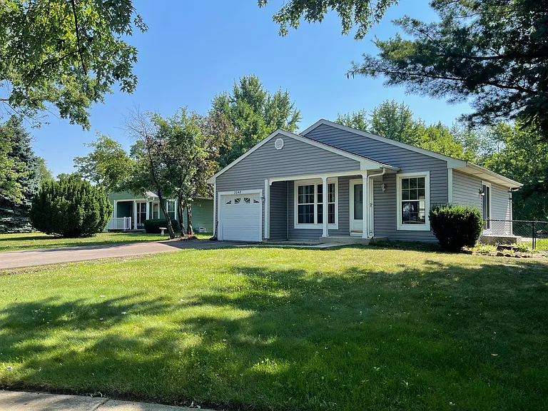 2048 Navarone Dr — Photo 1